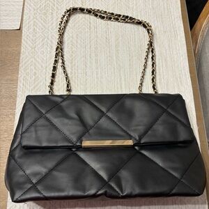 Elegant Black Quilted Shoulder Bag